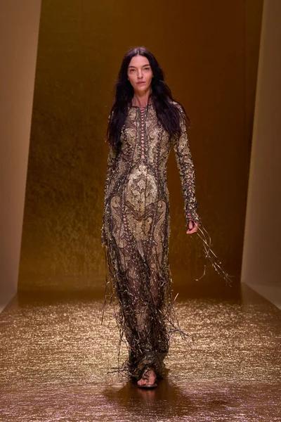 Look 28